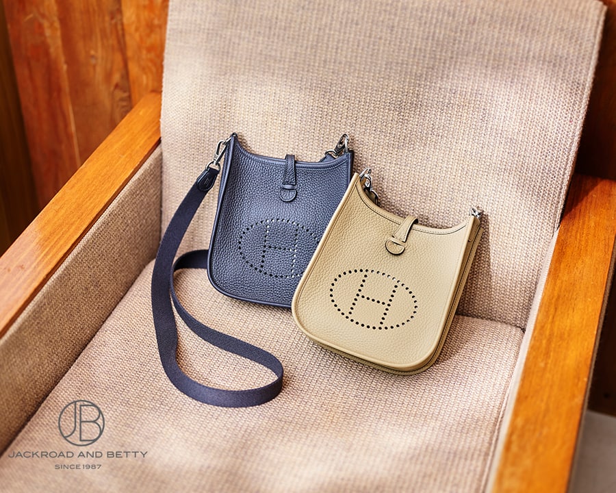 エルメス エヴリンTPM キャバン(左)／​​​​​​​エヴリンTPM ベージュマルファ(右)