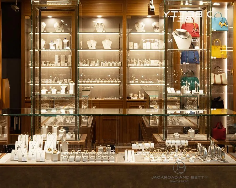 ベティーロード ジュエリー&バッグ店 店内