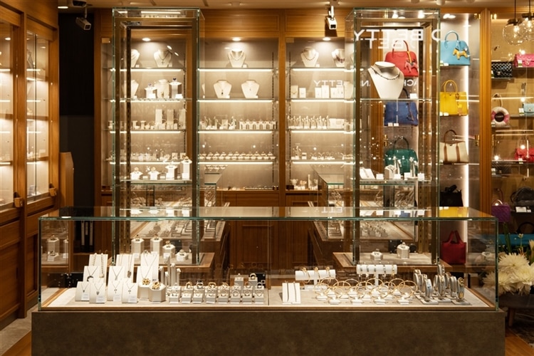 豊富な並行輸入品が揃うベティーロード