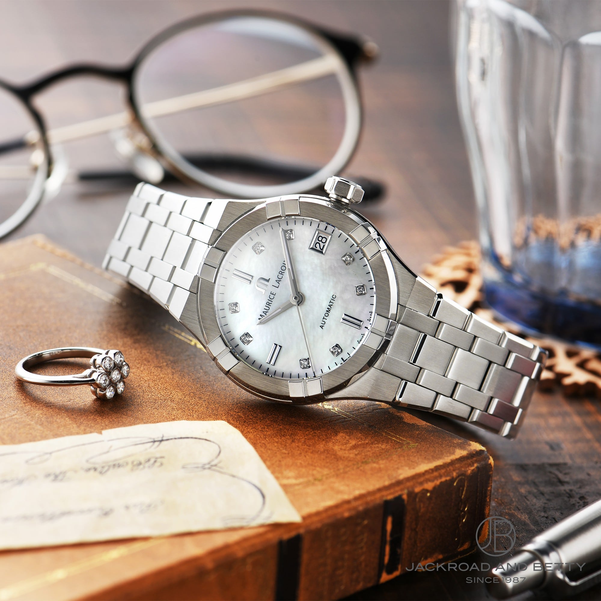 モーリス・ラクロア MAURICE LACROIX アイコン　ホワイトシェル AI6006 ステンレススチール レディース 腕時計