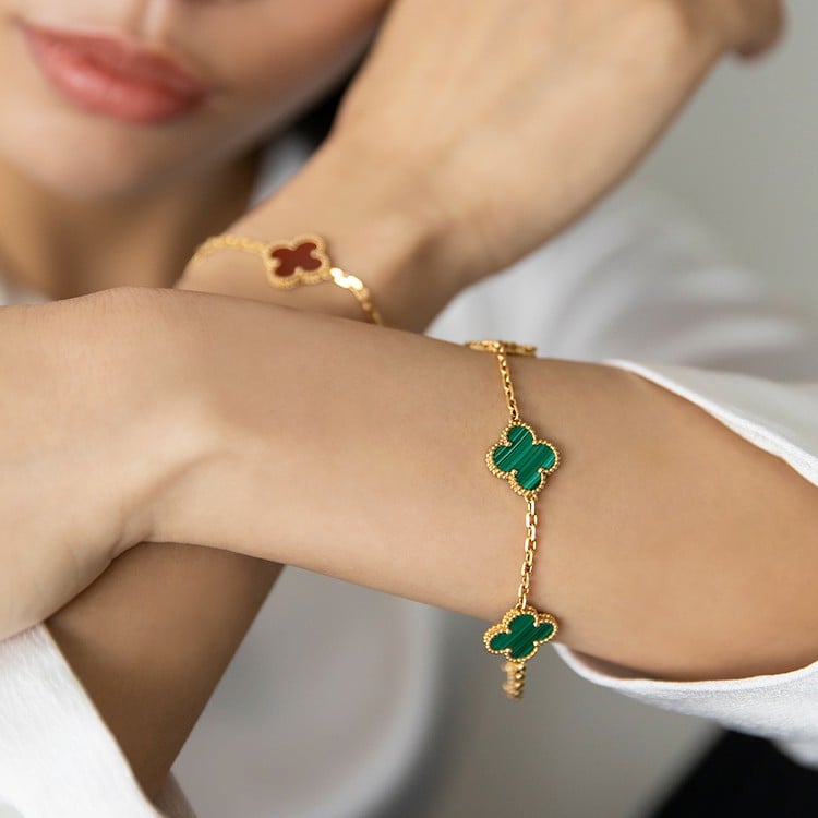 Van Cleef \u0026 Arpels 人気のブレスレット