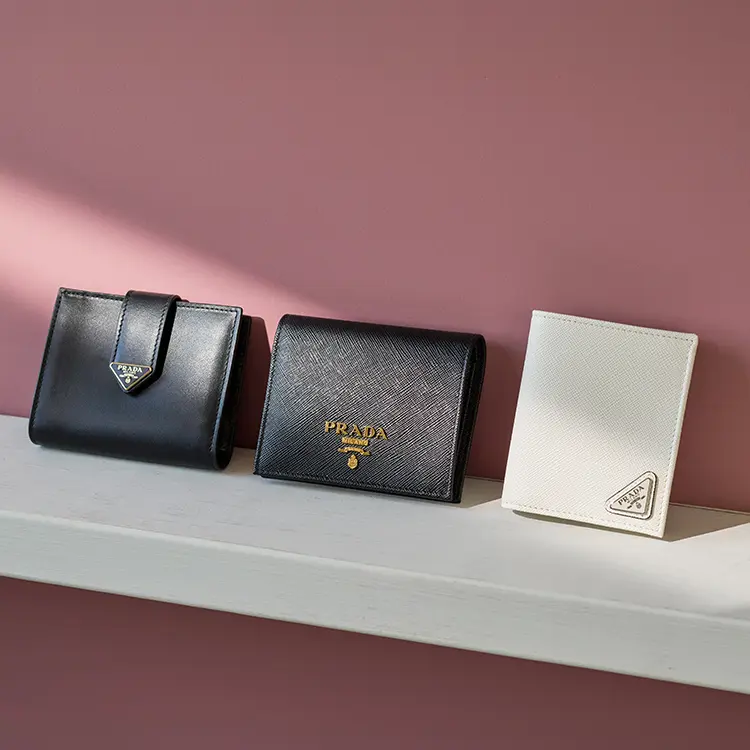 プラダ 財布