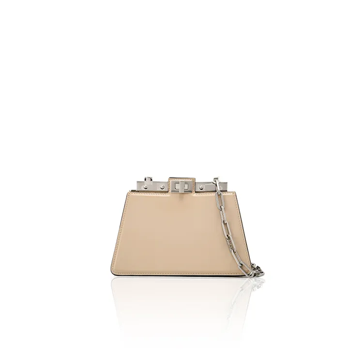 PEEKABOO 美品 FENDI フェンディ ピーカブー アイシーユー