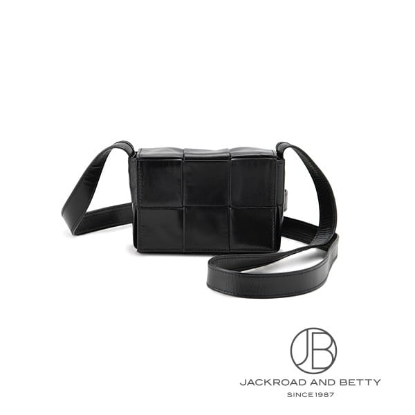 Bottega Venetaキャンディー カセット ショルダーバッグ 関税込☆BottegaVenata☆ふっくら可愛いキャンディーカセット