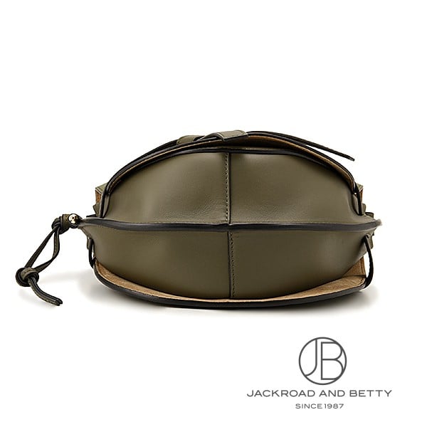 LOEWE オリーブグリーン ショルダーバッグ LOEWE Green Mini Leather Puzzle Edge Top-Handle Bag | Harrods US