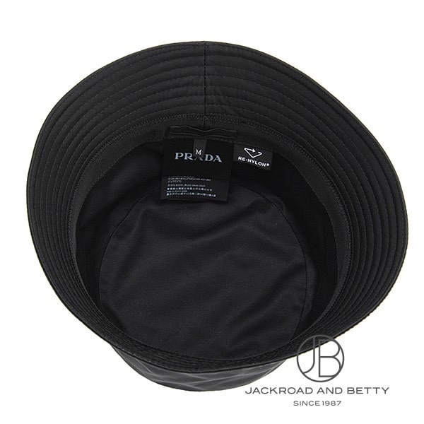 【未使用に近い・付属品完備✨】プラダ Re-Nylon バケットハット 黒 M 三越伊勢丹 | PRADA/プラダ_Women通販 | Re-Nylon バケット