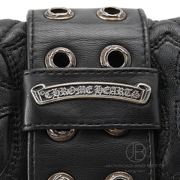 セメタリー クロスパッチ キルテッド レザー ショルダーバッグ