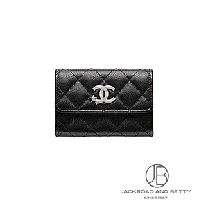 CHANEL ブラック キルティング ボディバッグ　通常よりお手頃価格になります CHANEL ブラック キルティング ボディバッグ CHANEL ブラックレザー